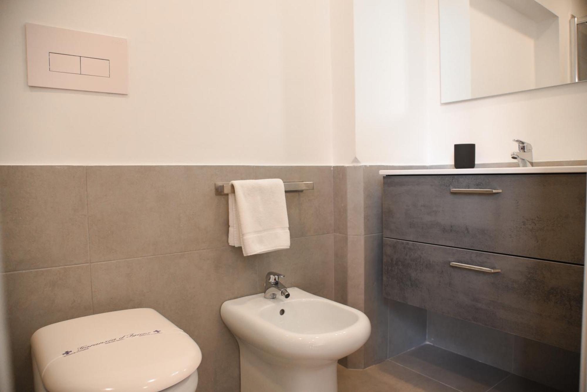 Apartamento Downtown Umberto 74 Nápoles Exterior foto